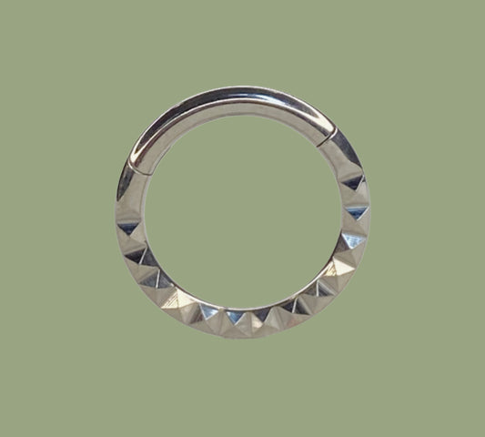 GEOMETRIC RING